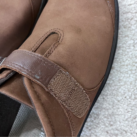 Easy Spirit Brown Suede Comfort Shoes - Picture 9 of 15